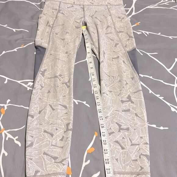 Athleta Capri Tights with Pockets! - Picture 6 of 9